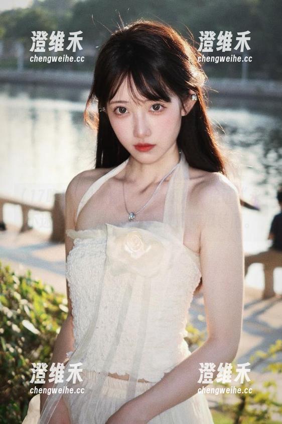 和你说17吃瓜网,保证“永不迷路”,偏偏我的眼神跟随瓜转圈。 和你说17吃瓜网,保证“永不迷路”,偏偏我的眼神跟随瓜转圈。