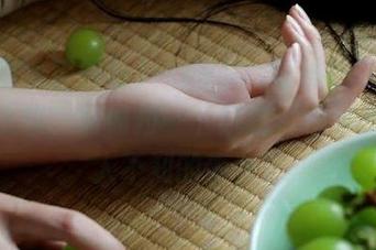 “1970s蜜桃色”最新黑料上线，偷偷拉一下线路，聊聊那些外人不知的事儿！