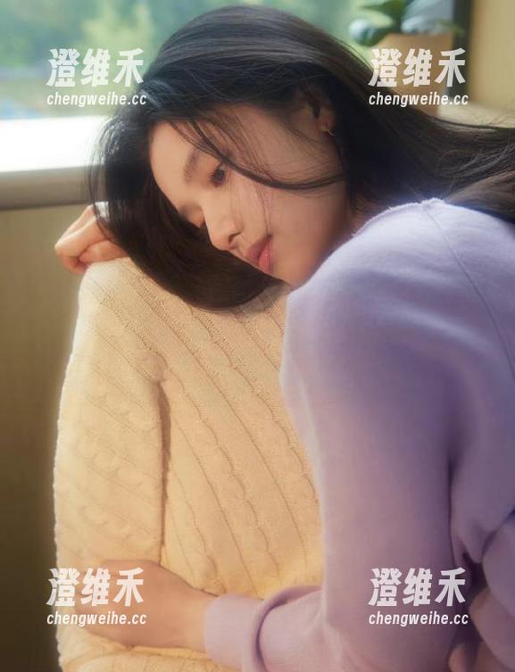 看“www.51.com”视频就像翻开一本八卦小册子，扎心又忍俊不禁，嘻嘻。