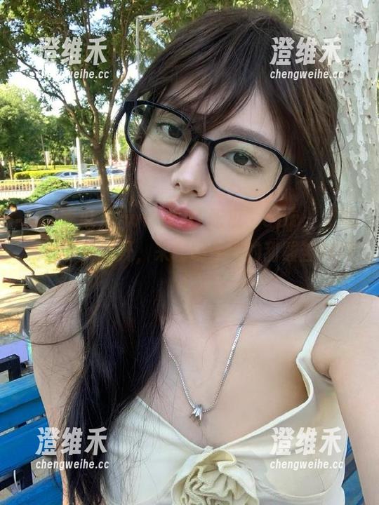 “www.51吃瓜”app，又有新鲜事要揭开，来聊聊今年的甜酸苦辣吧！