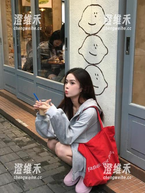 砰！首页一打开，718yule的新鲜事简直辣眼睛。