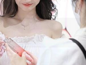一不小心就被988.su网页的黑料雷到了！