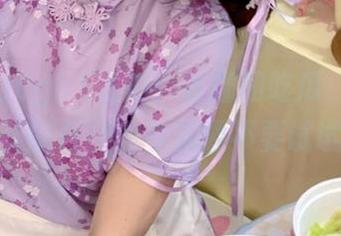 cg51发布：瑜伽和吃瓜，两者的完美融合，你今儿要不要试试？