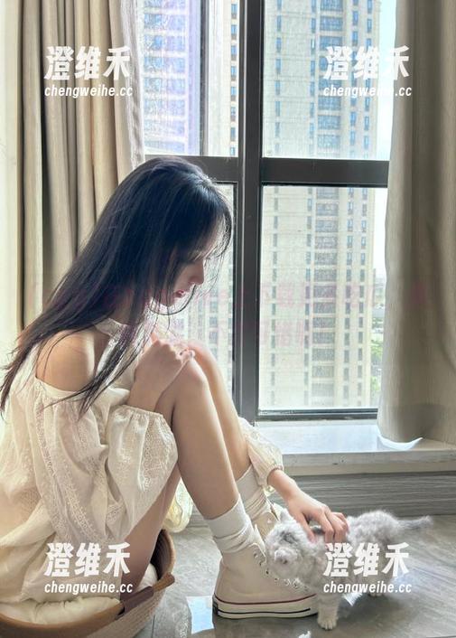 在cggolive上下载更多吃瓜,果味满溢,不尝可惜啊! 在cggolive上下载更多吃瓜,果味满溢,不尝可惜啊!