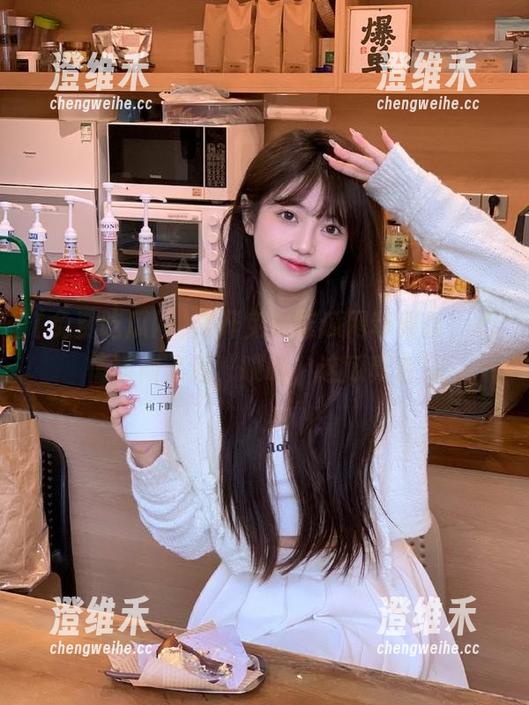 打开免费吃瓜网苹果版，心情瞬间飞起，哎呦，这瓜真香！