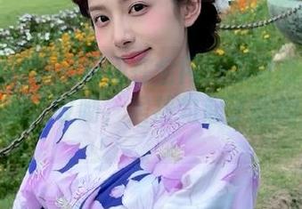 无意间在全网吃瓜分享中翻到心动时刻，哎呦，居然勾起了我的少女心。
