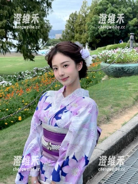 无意间在全网吃瓜分享中翻到心动时刻，哎呦，居然勾起了我的少女心。