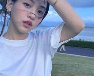 吃瓜网更新：朝阳美女，可否再放肆一点？