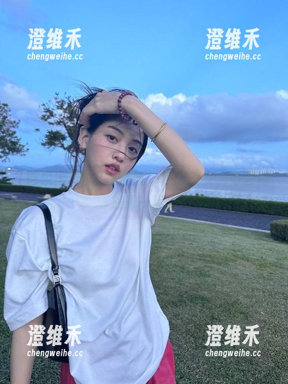 吃瓜网更新：朝阳美女，可否再放肆一点？