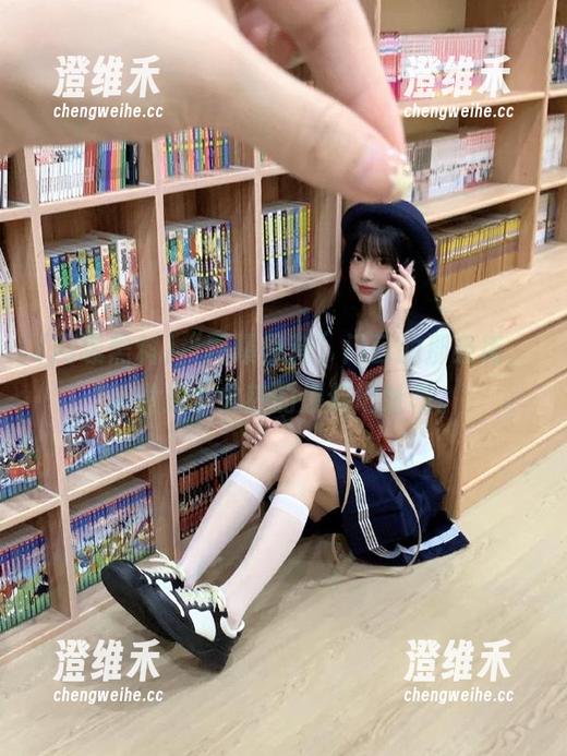 “网曝黑料”门口的那条街，听说是个火热的爆料地址呢。