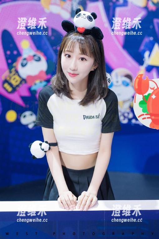 老婆：你又在黑料不打烊找资源地址？我：对呀，旁边的也是人吗，不会都被你看掉了吧！