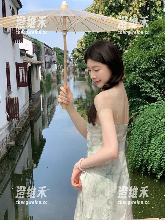别问我为什么缠着“黑料不打烊”网页，管他是不是传送门，我只想看热闹！