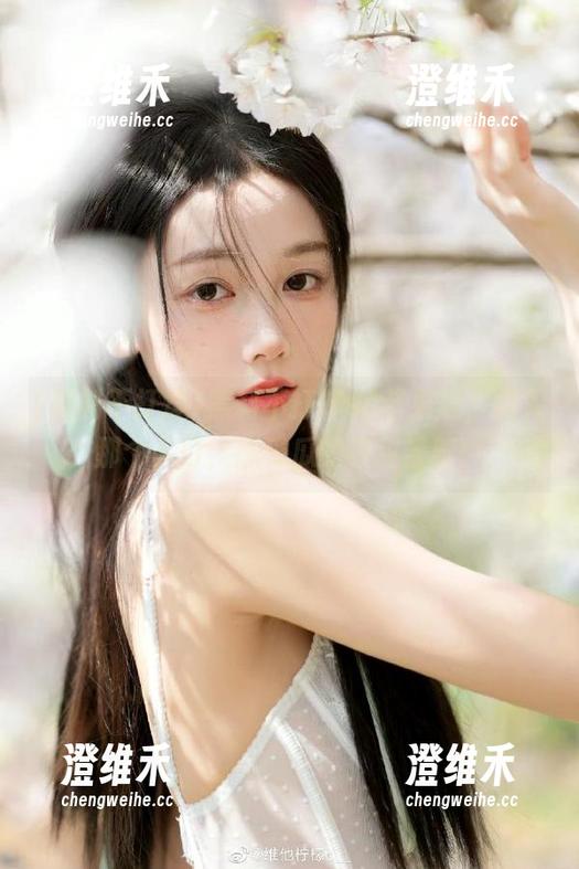 黑料不打烊so苹果版,闯入那个入口,感受瓜的酸甜苦辣! 黑料不打烊so苹果版,闯入那个入口,感受瓜的酸甜苦辣!