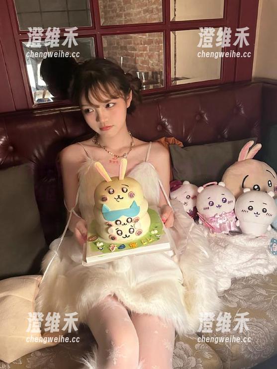 躲在被窝里，悄悄下载“黑料社区”，家里的小气氛又要升级了！